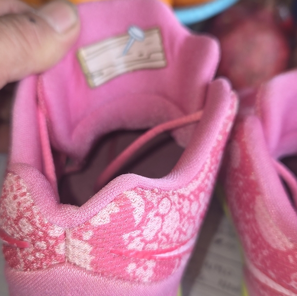 Nike - Picture 7 of 10